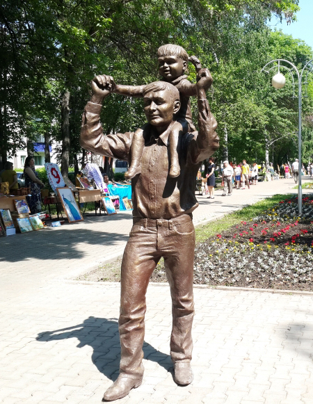pamyatnik_otcu_sterlitamak